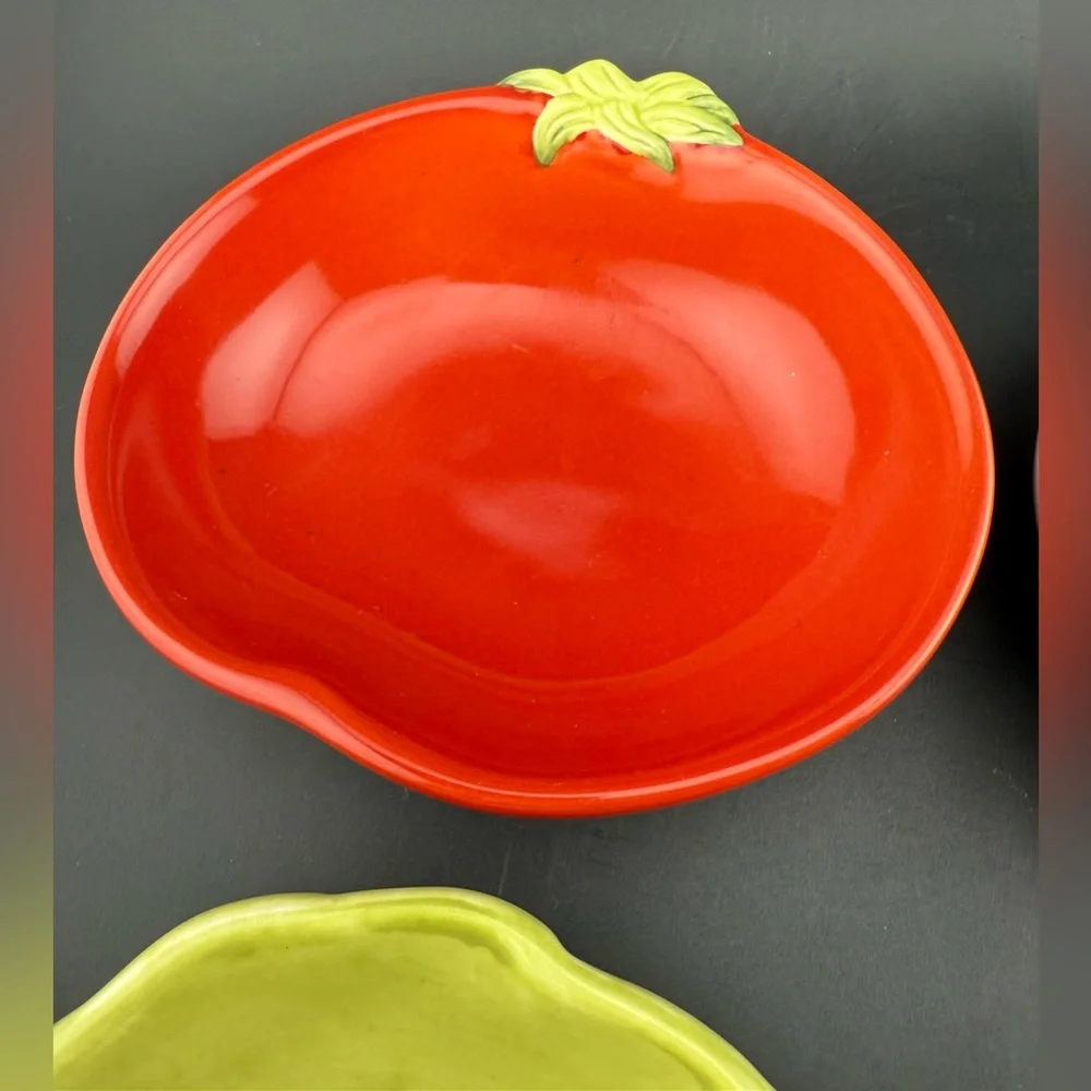 4 Williams Sonoma Jardin Potager collection small vegetable bowls.